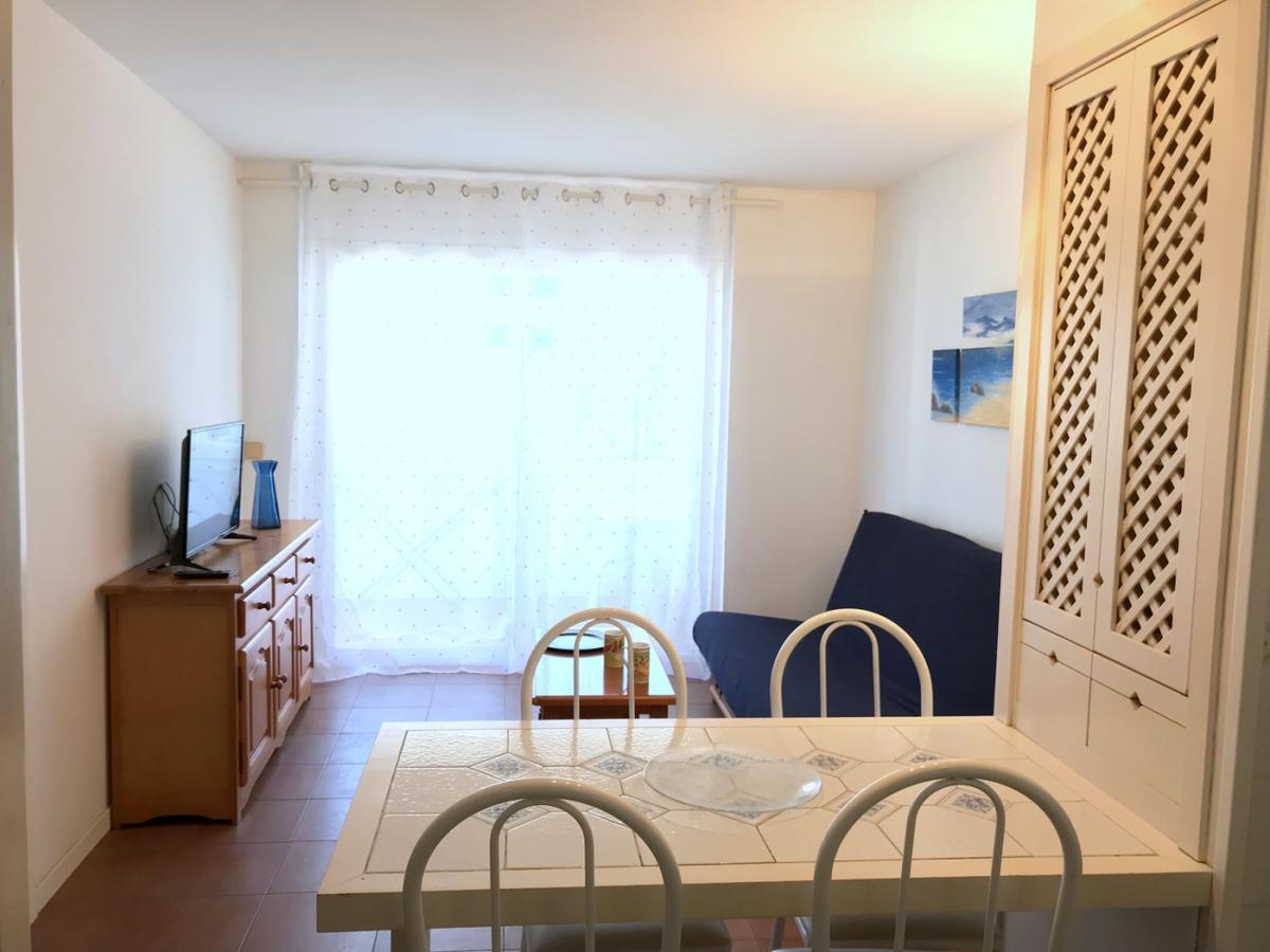 Royal Marine 13 Apartment